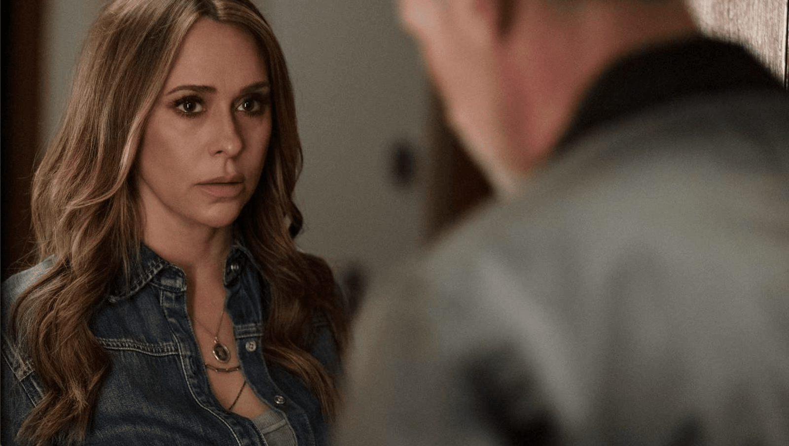 Jennifer Love Hewitt and Freddie Prinze Jr. Jennifer Love Hewitt Reclaims Her Final Girl Throne in Chilling New ‘I Know What You Did Last Summer’ Trailer